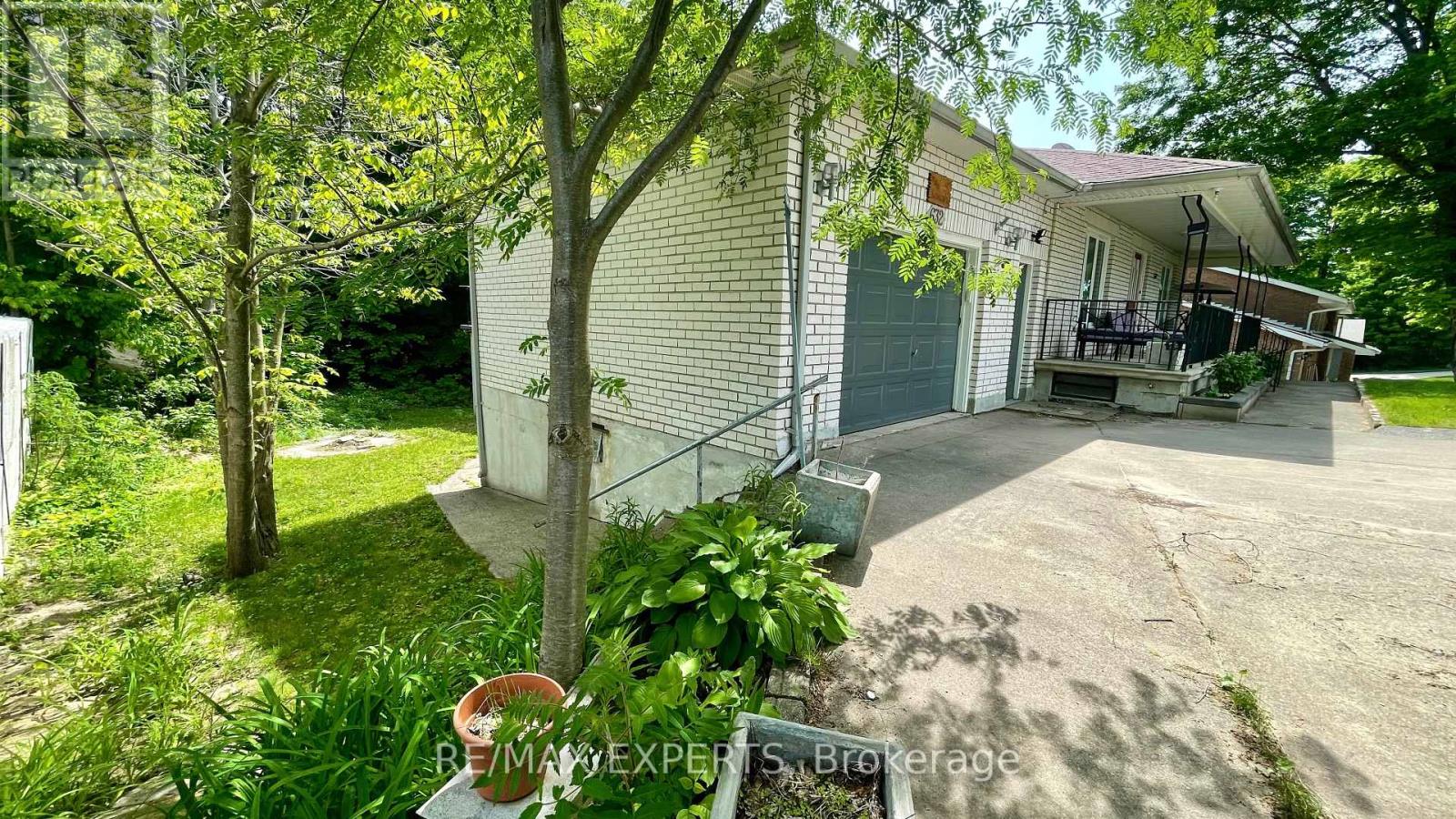 632 Bannister Drive, South Bruce Peninsula, Ontario  N0H 2G0 - Photo 4 - X12409075