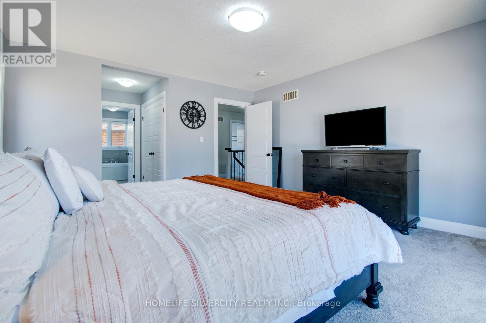 556 Mayapple Street, Waterloo, Ontario  N2V 0C3 - Photo 20 - X12409111