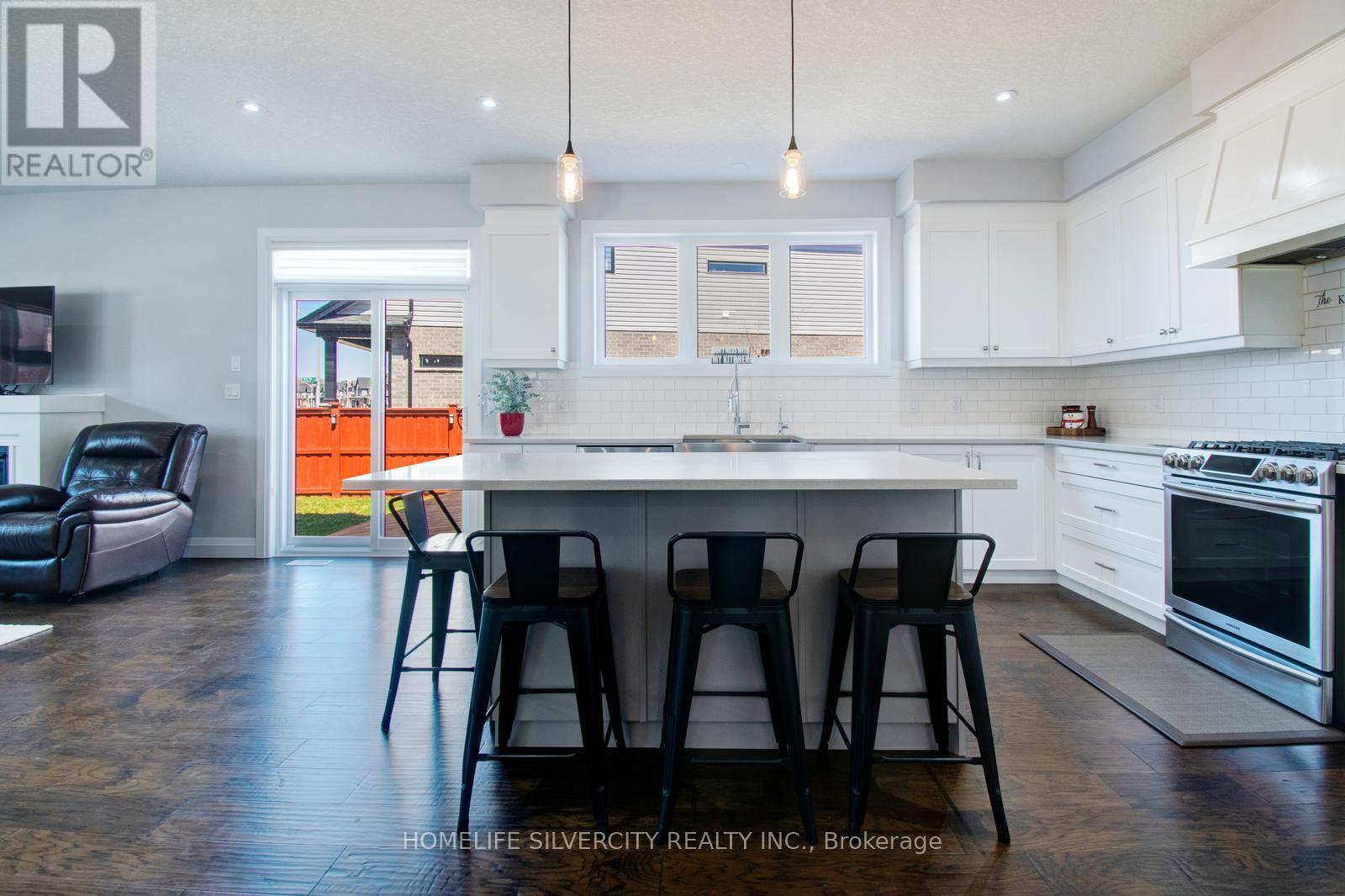 556 Mayapple Street, Waterloo, Ontario  N2V 0C3 - Photo 27 - X12409111