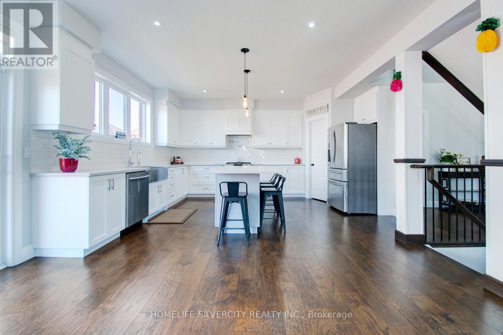556 Mayapple Street, Waterloo, Ontario  N2V 0C3 - Photo 30 - X12409111