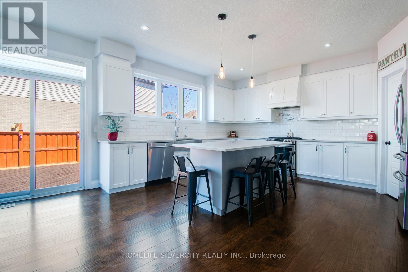556 Mayapple Street, Waterloo, Ontario  N2V 0C3 - Photo 33 - X12409111