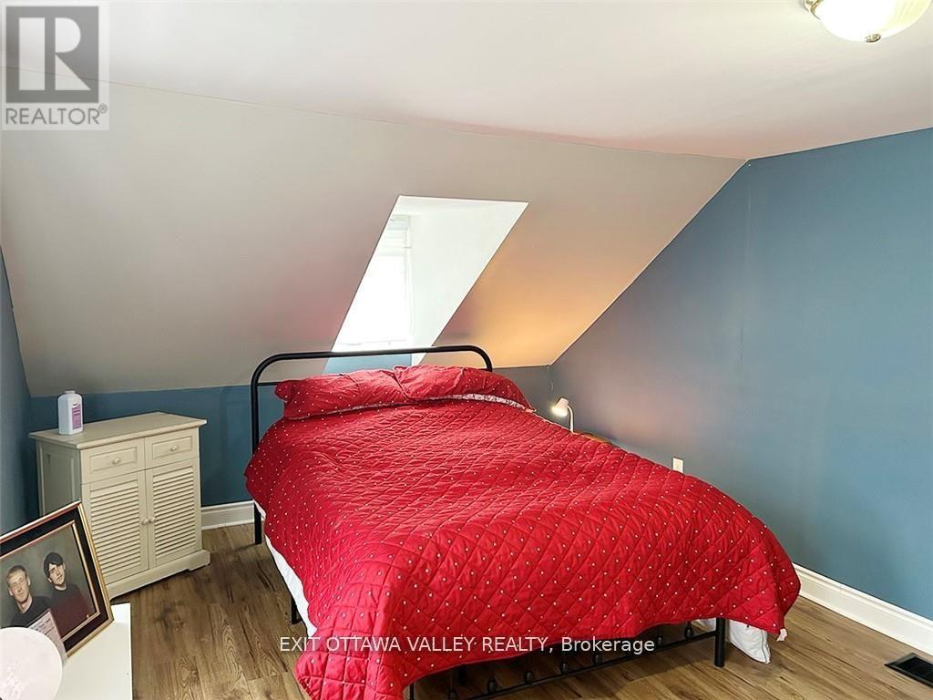 444 Isabella Street, Pembroke, Ontario  K8A 5T7 - Photo 15 - X12362990