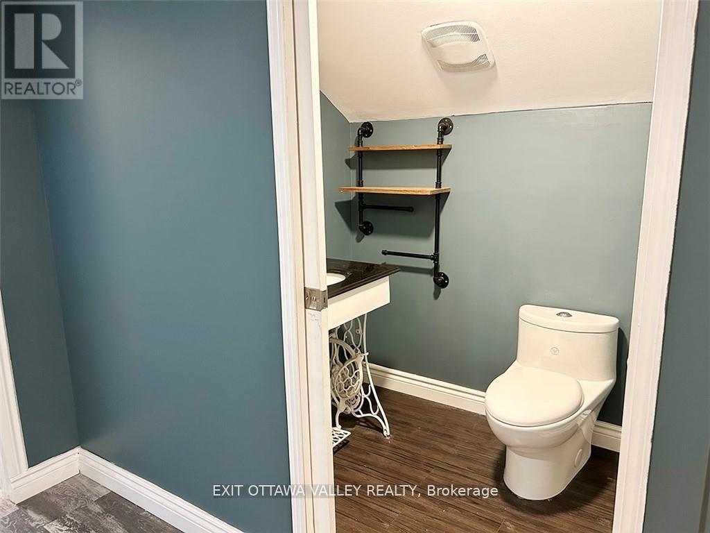 444 Isabella Street, Pembroke, Ontario  K8A 5T7 - Photo 22 - X12362990