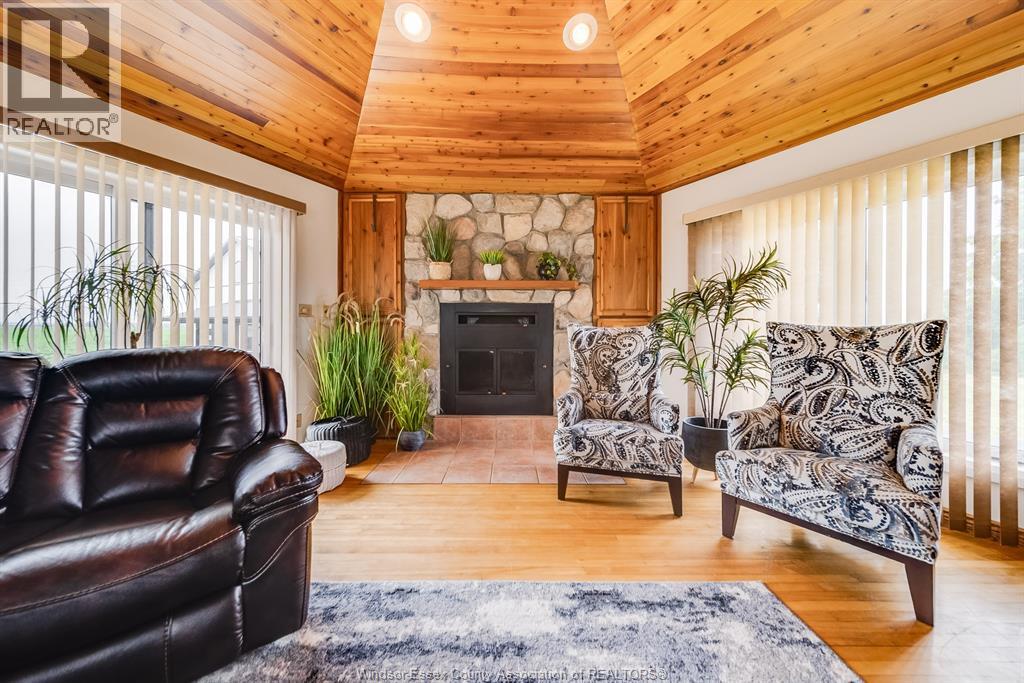429 Highway 3 East, Leamington, Ontario  N8H 3V6 - Photo 10 - 25023704