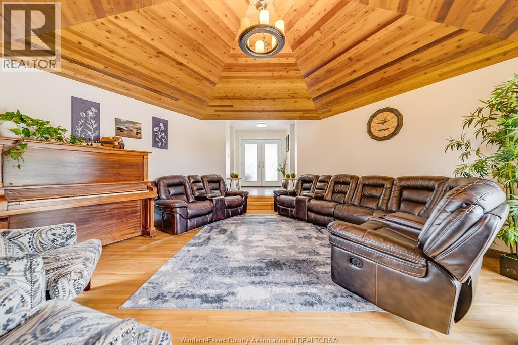 429 Highway 3 East, Leamington, Ontario  N8H 3V6 - Photo 11 - 25023704