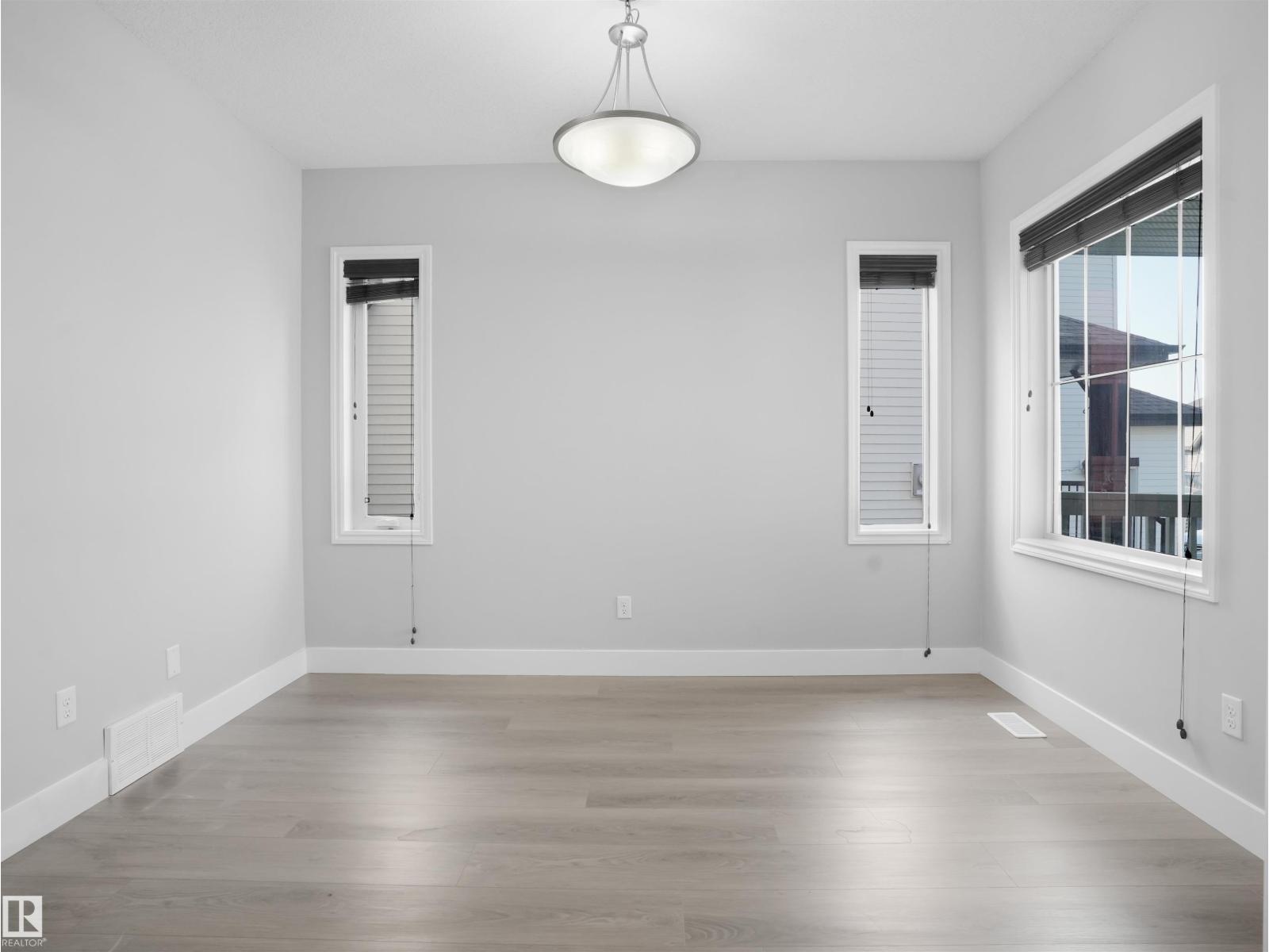 5903 12 Av Sw, Edmonton, Alberta  T6X 0T2 - Photo 14 - E4458107