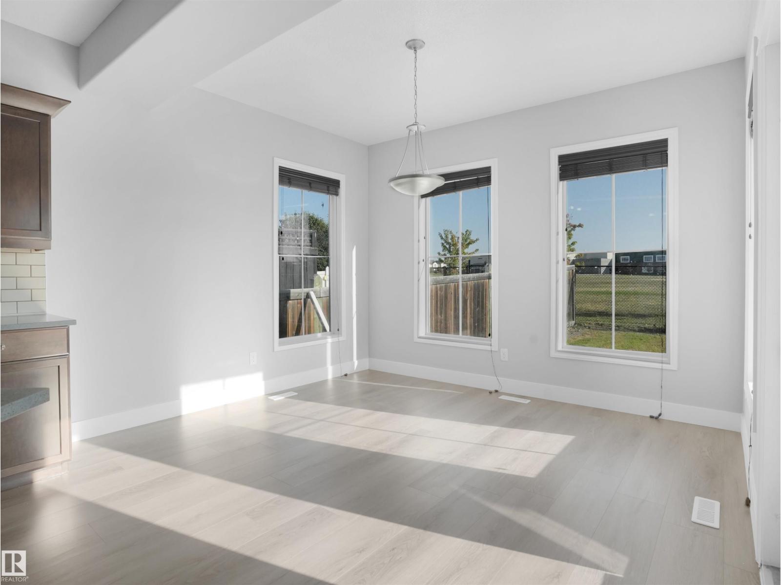 5903 12 Av Sw, Edmonton, Alberta  T6X 0T2 - Photo 15 - E4458107