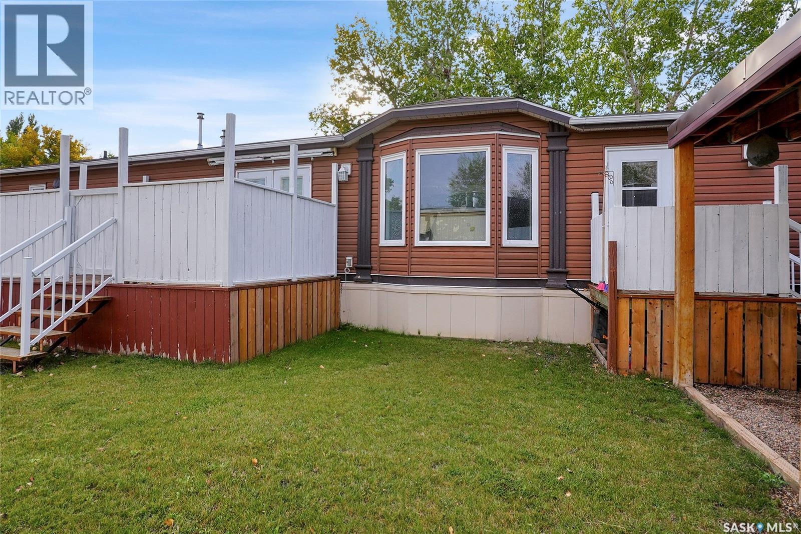 F2 1455 9th Avenue Ne, Moose Jaw, Saskatchewan  S6J 1C6 - Photo 1 - SK018554