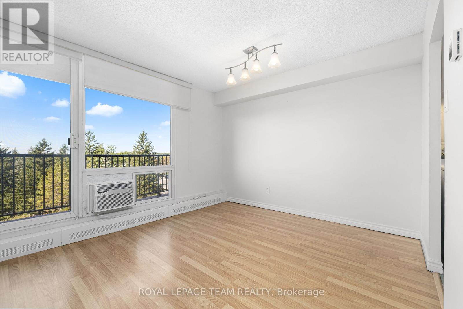 603 - 665 Bathgate Drive, Ottawa, Ontario  K1K 3Y4 - Photo 10 - X12336661