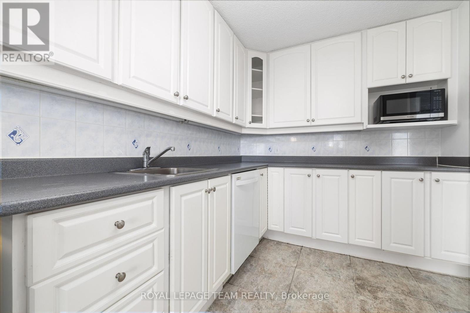 603 - 665 Bathgate Drive, Ottawa, Ontario  K1K 3Y4 - Photo 15 - X12336661