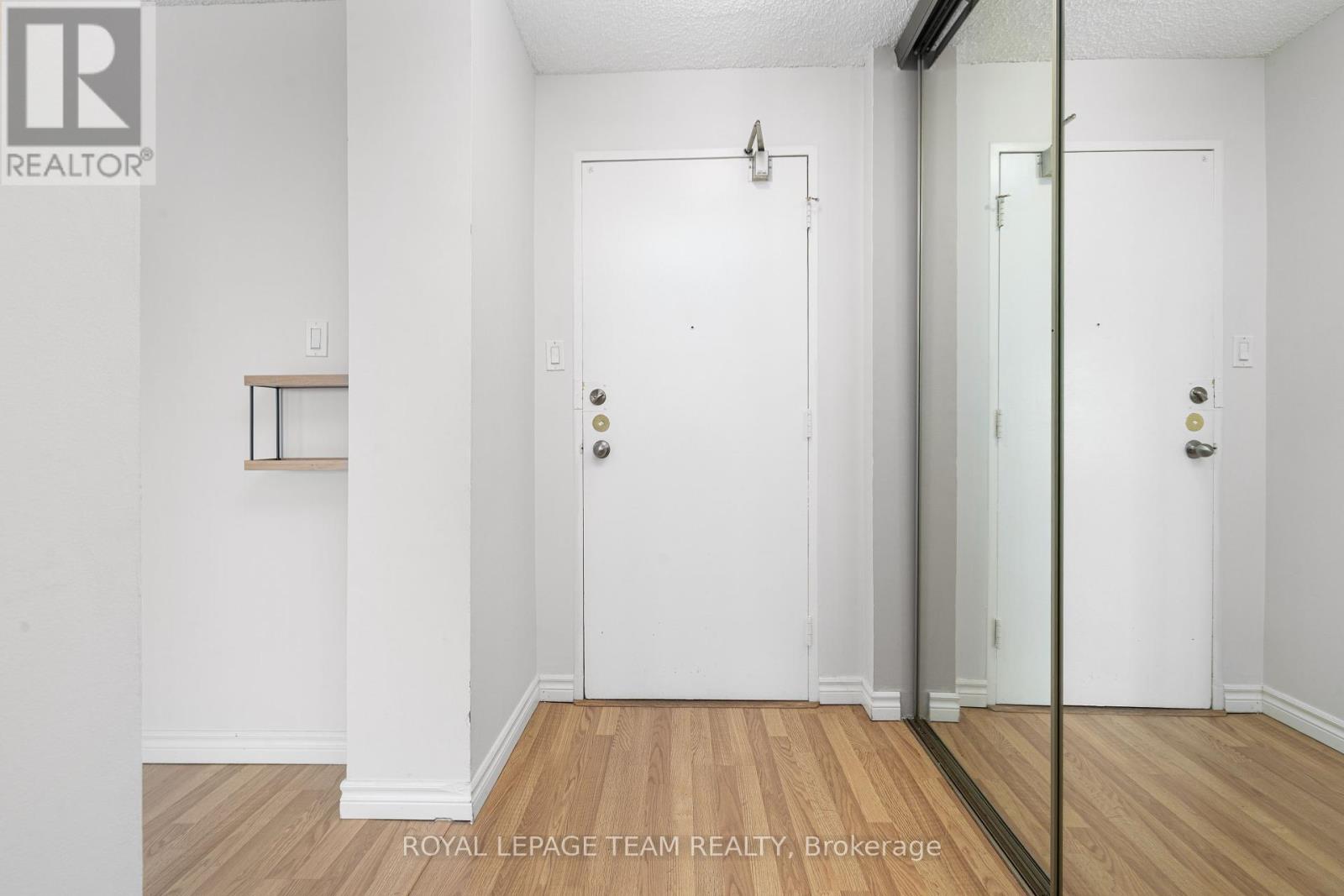 603 - 665 Bathgate Drive, Ottawa, Ontario  K1K 3Y4 - Photo 3 - X12336661
