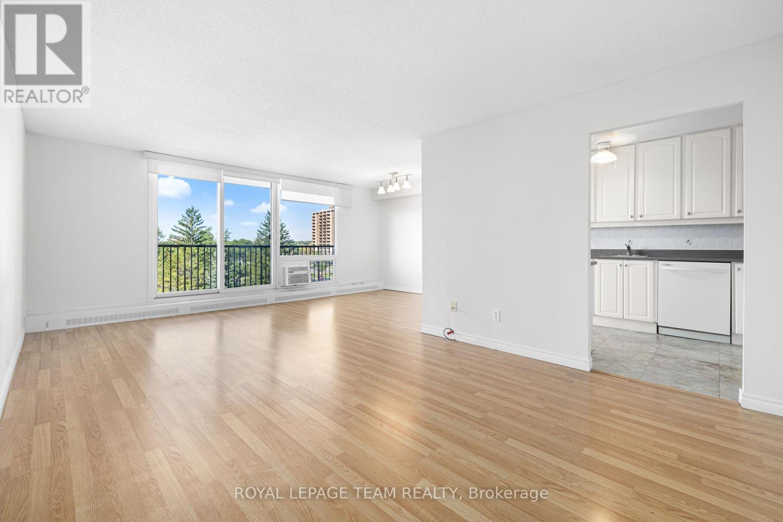 603 - 665 Bathgate Drive, Ottawa, Ontario  K1K 3Y4 - Photo 6 - X12336661