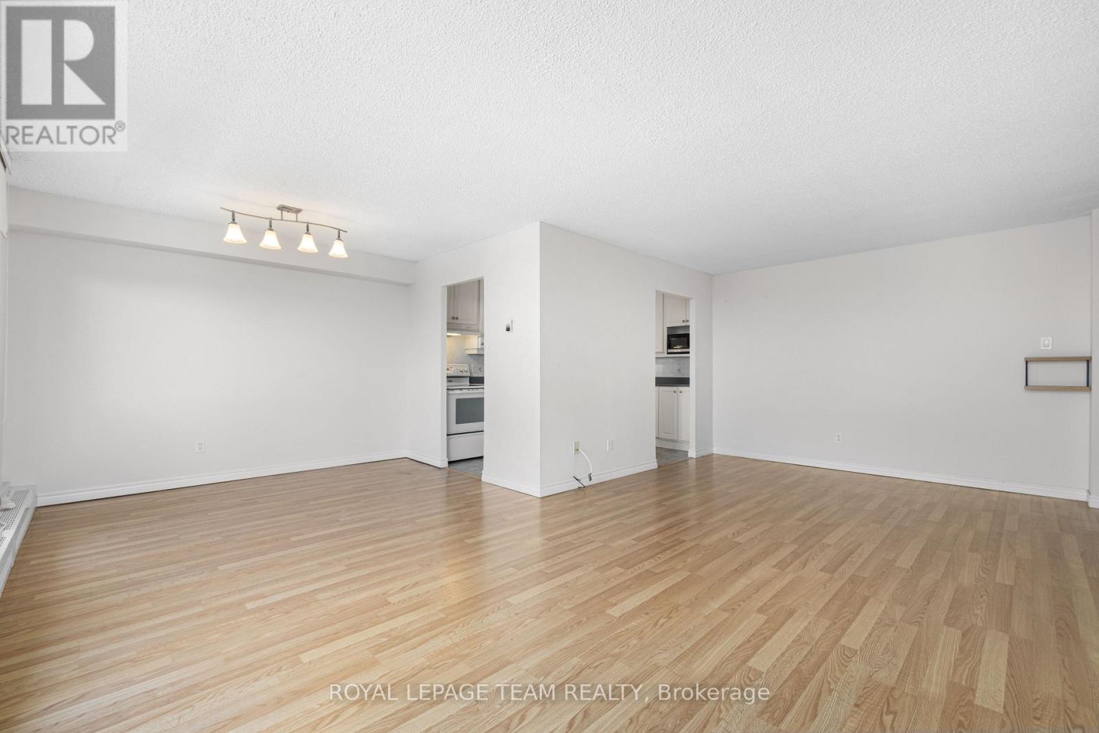 603 - 665 Bathgate Drive, Ottawa, Ontario  K1K 3Y4 - Photo 7 - X12336661