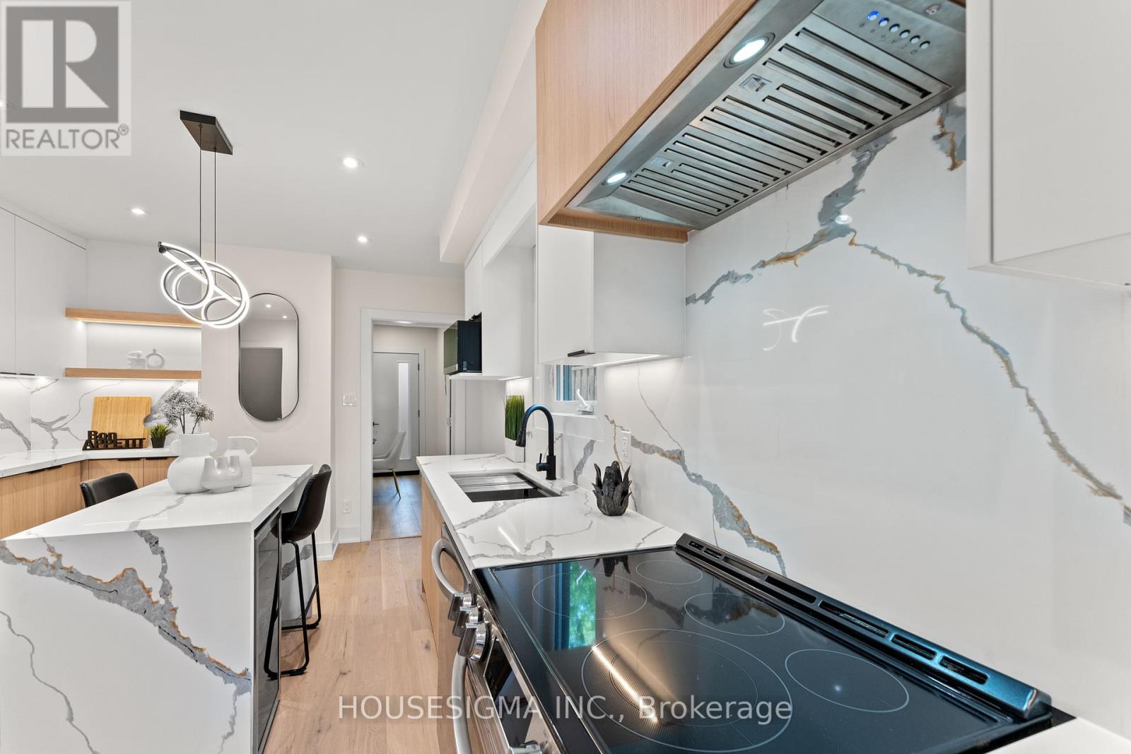 204 Franklin Avenue, Toronto, Ontario  M6P 3Z3 - Photo 14 - W12409406