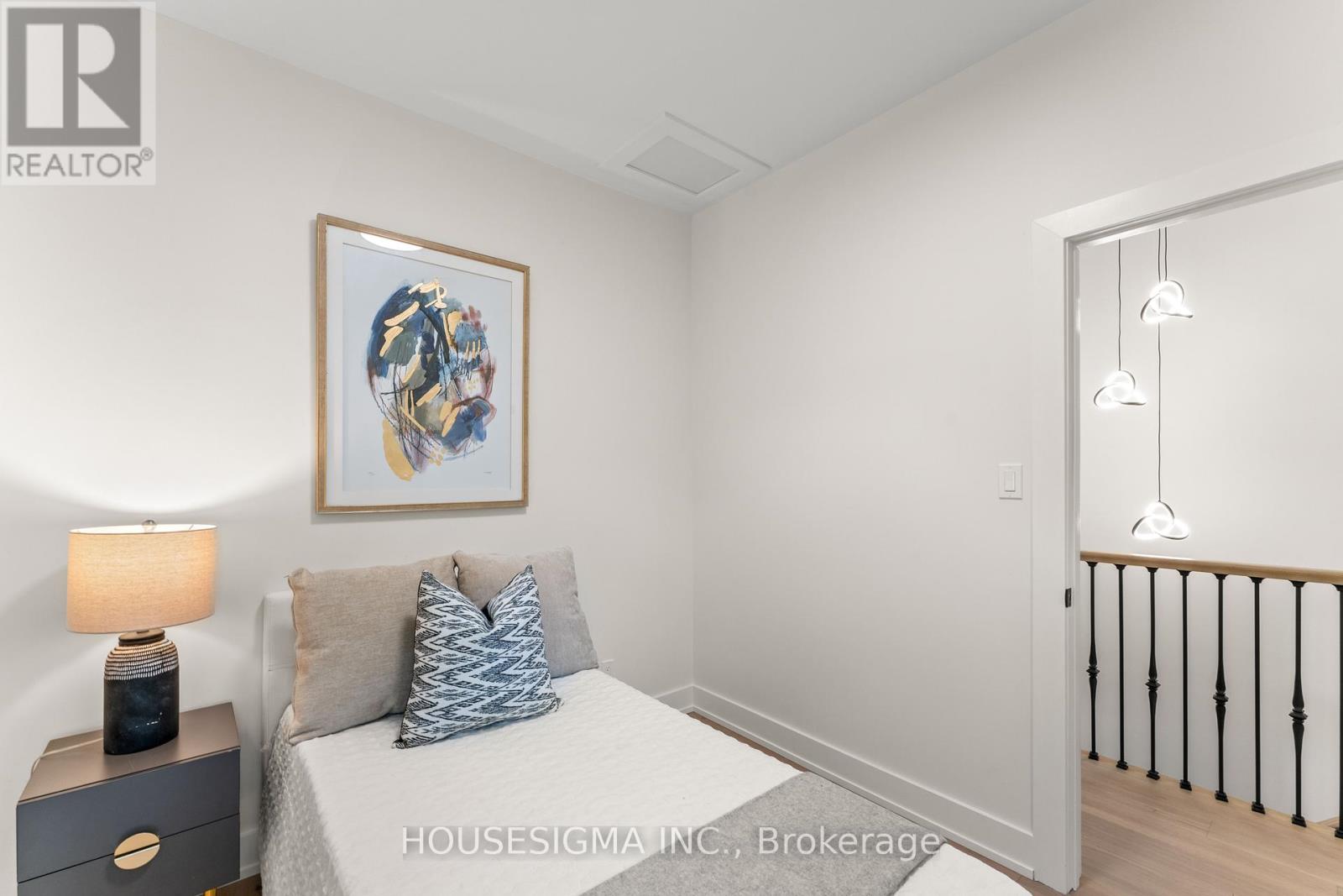 204 Franklin Avenue, Toronto, Ontario  M6P 3Z3 - Photo 33 - W12409406