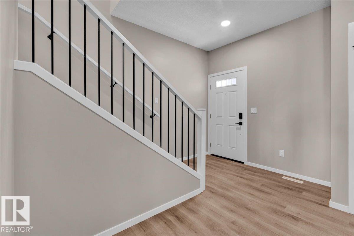 1140 South Creek Wd, Stony Plain, Alberta  T7Z 0J9 - Photo 3 - E4446052