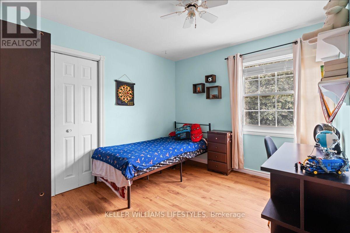 22 Park Lane, Lambton Shores, Ontario  N0N 1J0 - Photo 20 - X12409277