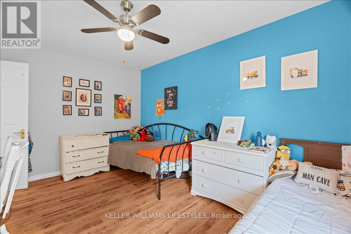 22 Park Lane, Lambton Shores, Ontario  N0N 1J0 - Photo 25 - X12409277