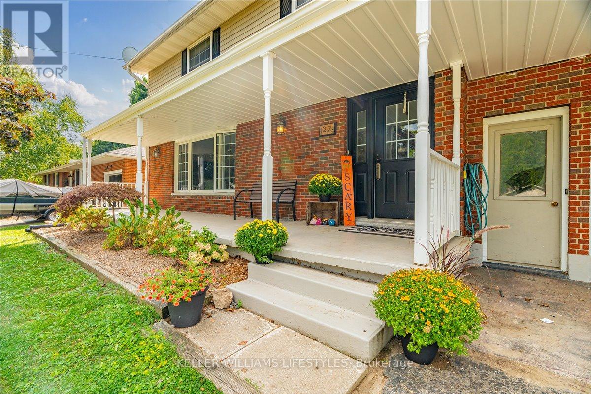 22 Park Lane, Lambton Shores, Ontario  N0N 1J0 - Photo 4 - X12409277