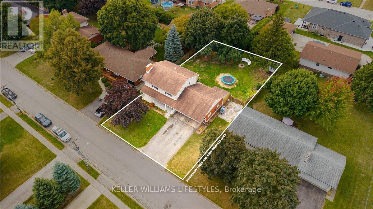 22 Park Lane, Lambton Shores, Ontario  N0N 1J0 - Photo 40 - X12409277