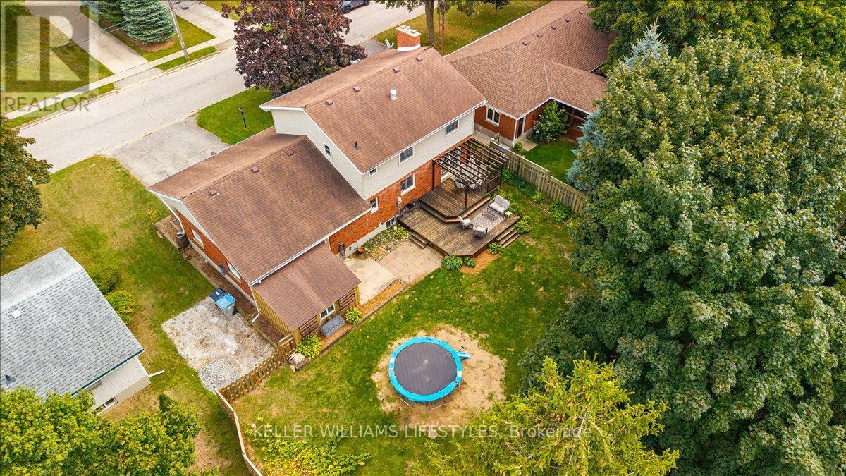 22 Park Lane, Lambton Shores, Ontario  N0N 1J0 - Photo 41 - X12409277