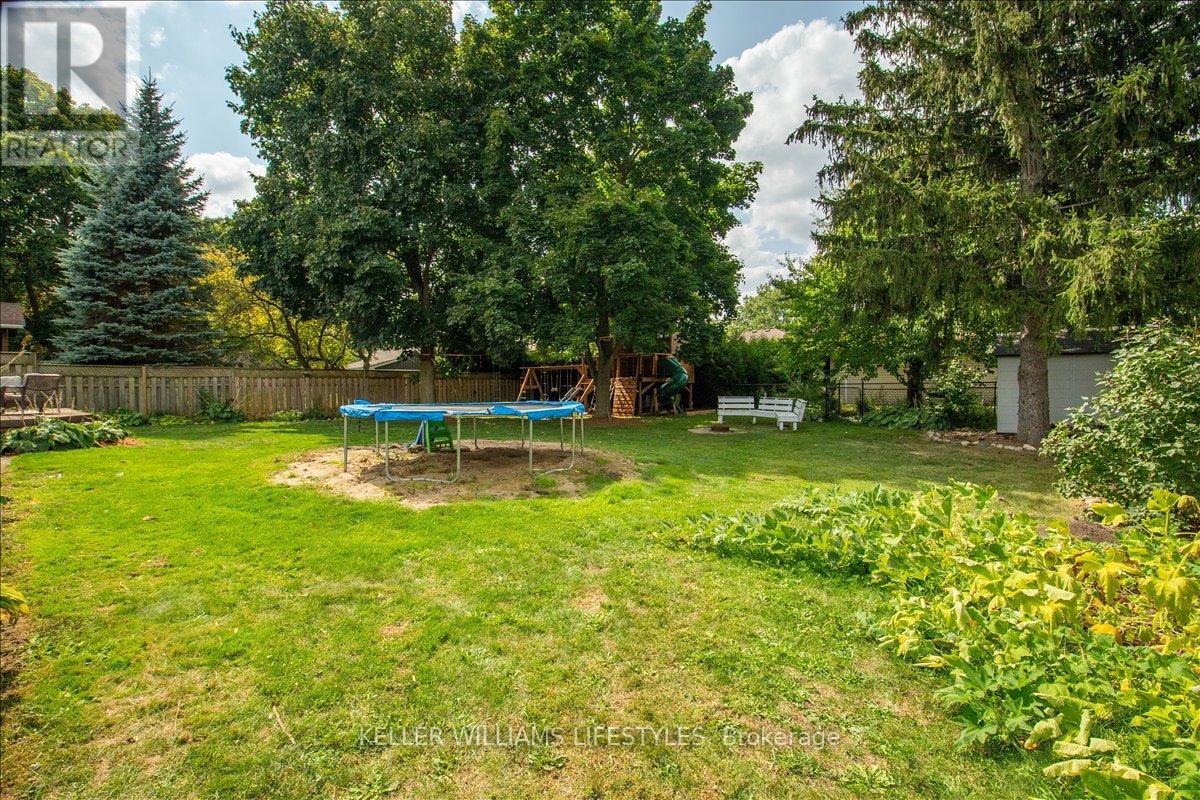 22 Park Lane, Lambton Shores, Ontario  N0N 1J0 - Photo 45 - X12409277