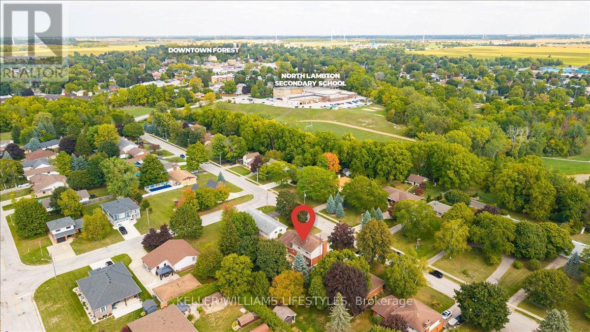 22 Park Lane, Lambton Shores, Ontario  N0N 1J0 - Photo 46 - X12409277