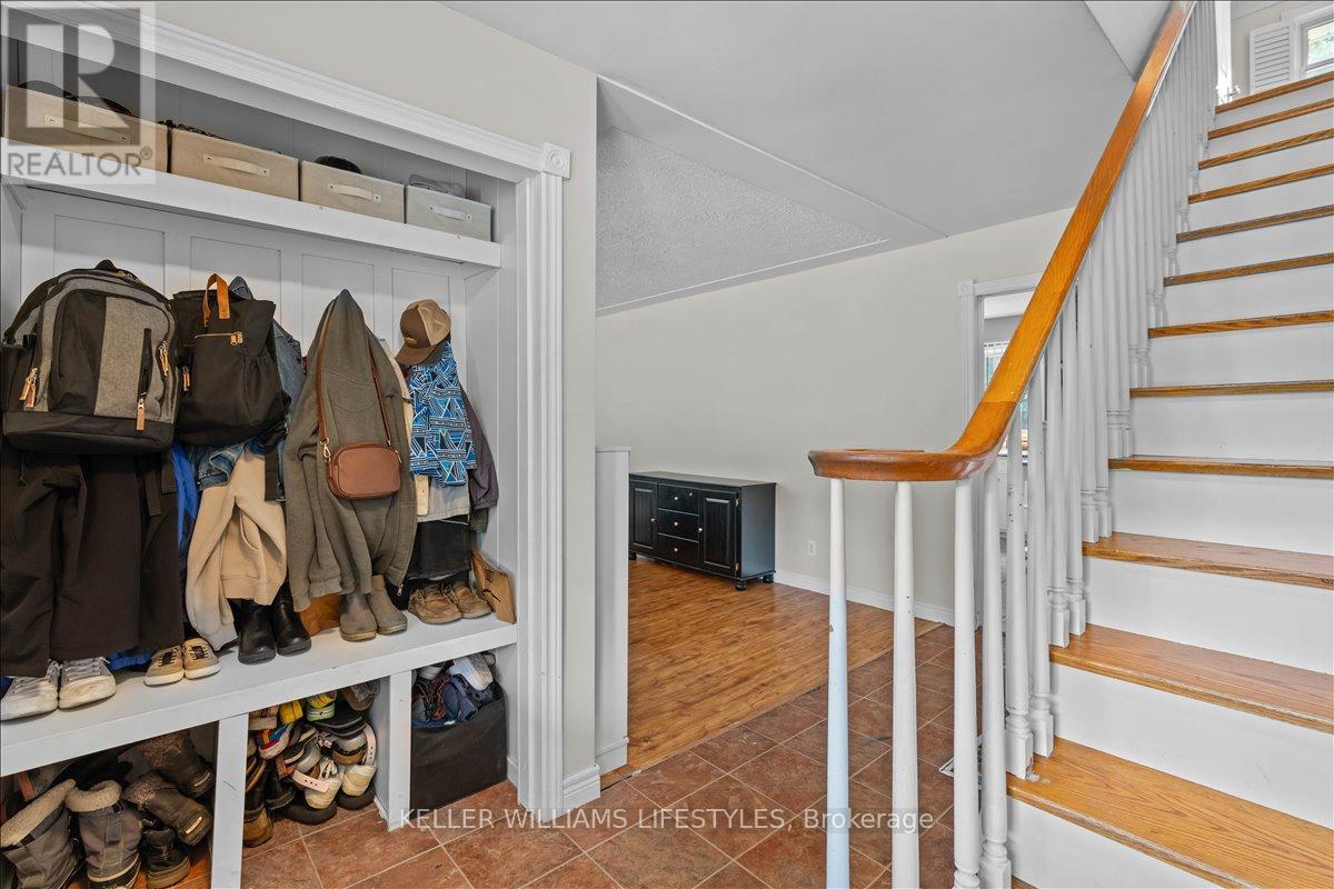 22 Park Lane, Lambton Shores, Ontario  N0N 1J0 - Photo 7 - X12409277