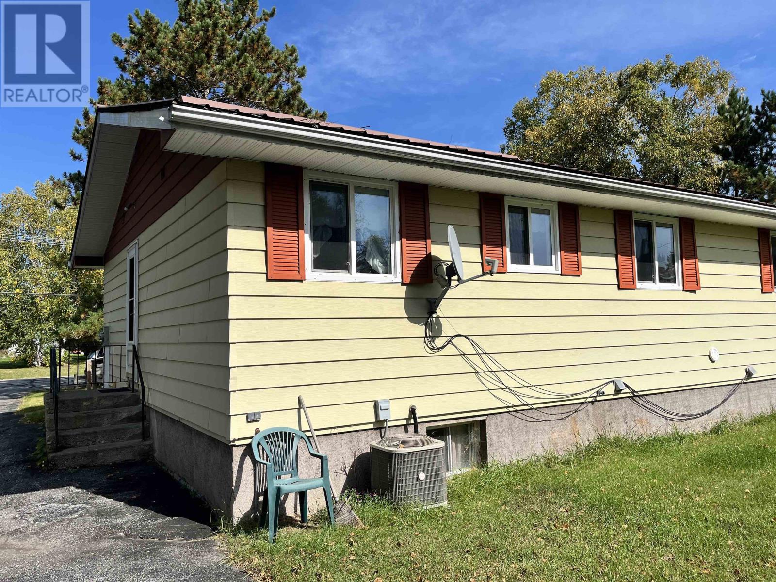 27 Balsam Avenue, Ear Falls, Ontario  P0V 1T0 - Photo 4 - TB252948
