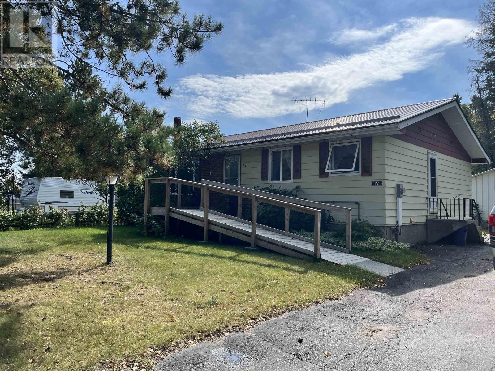 27 Balsam Avenue, Ear Falls, Ontario  P0V 1T0 - Photo 2 - TB252948