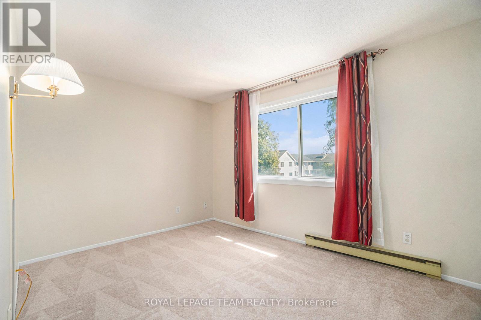 415 - 218 Viewmount Drive, Ottawa, Ontario  K2E 7X5 - Photo 10 - X12409306