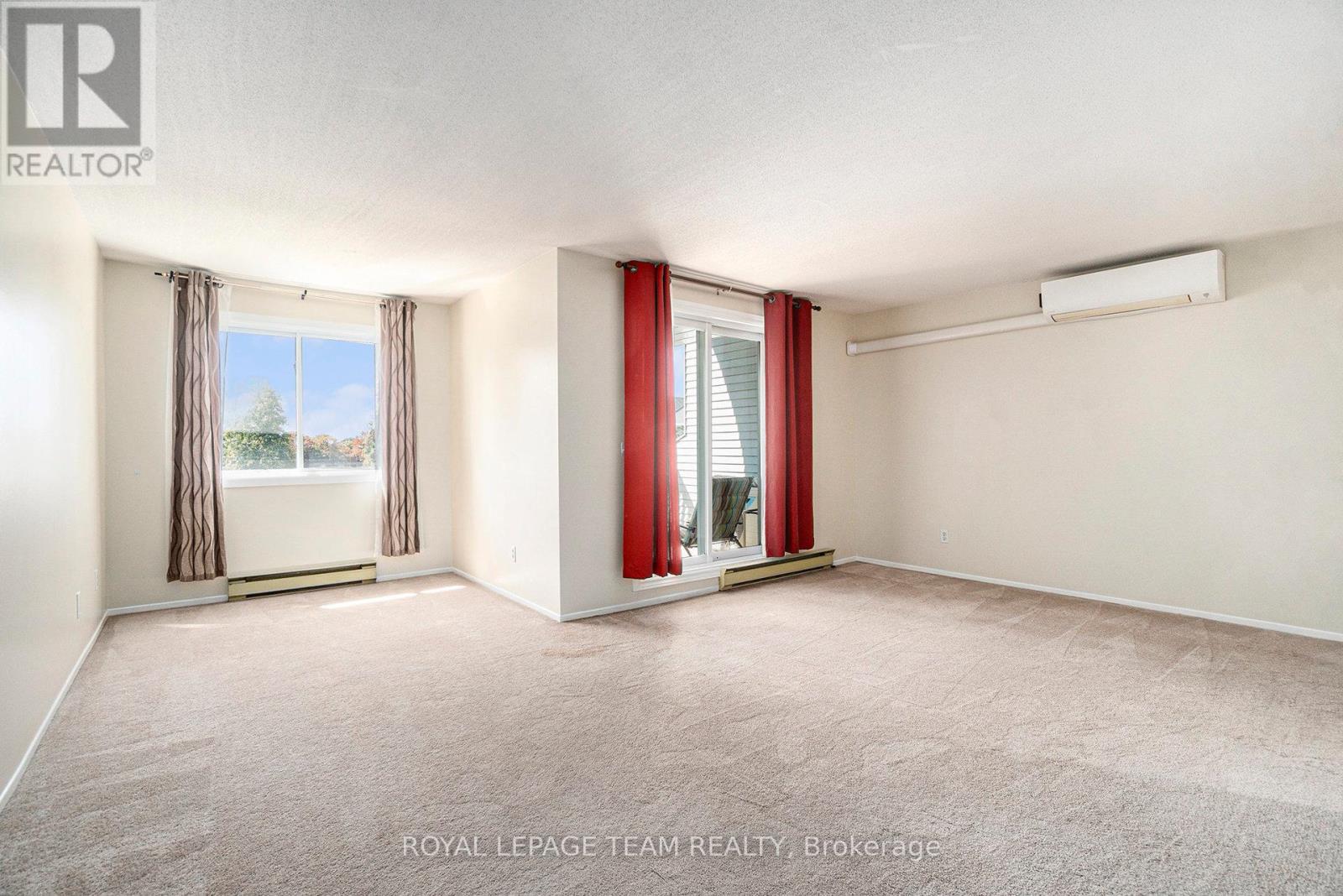 415 - 218 Viewmount Drive, Ottawa, Ontario  K2E 7X5 - Photo 4 - X12409306