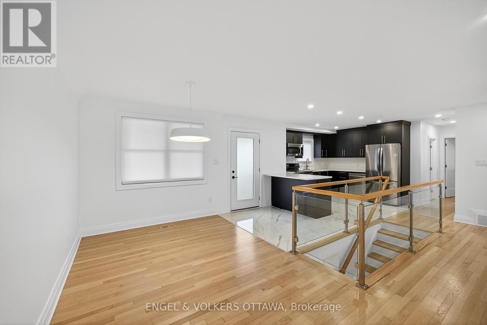 2204 Utah Street, Ottawa, Ontario  K1H 7W8 - Photo 10 - X12409401