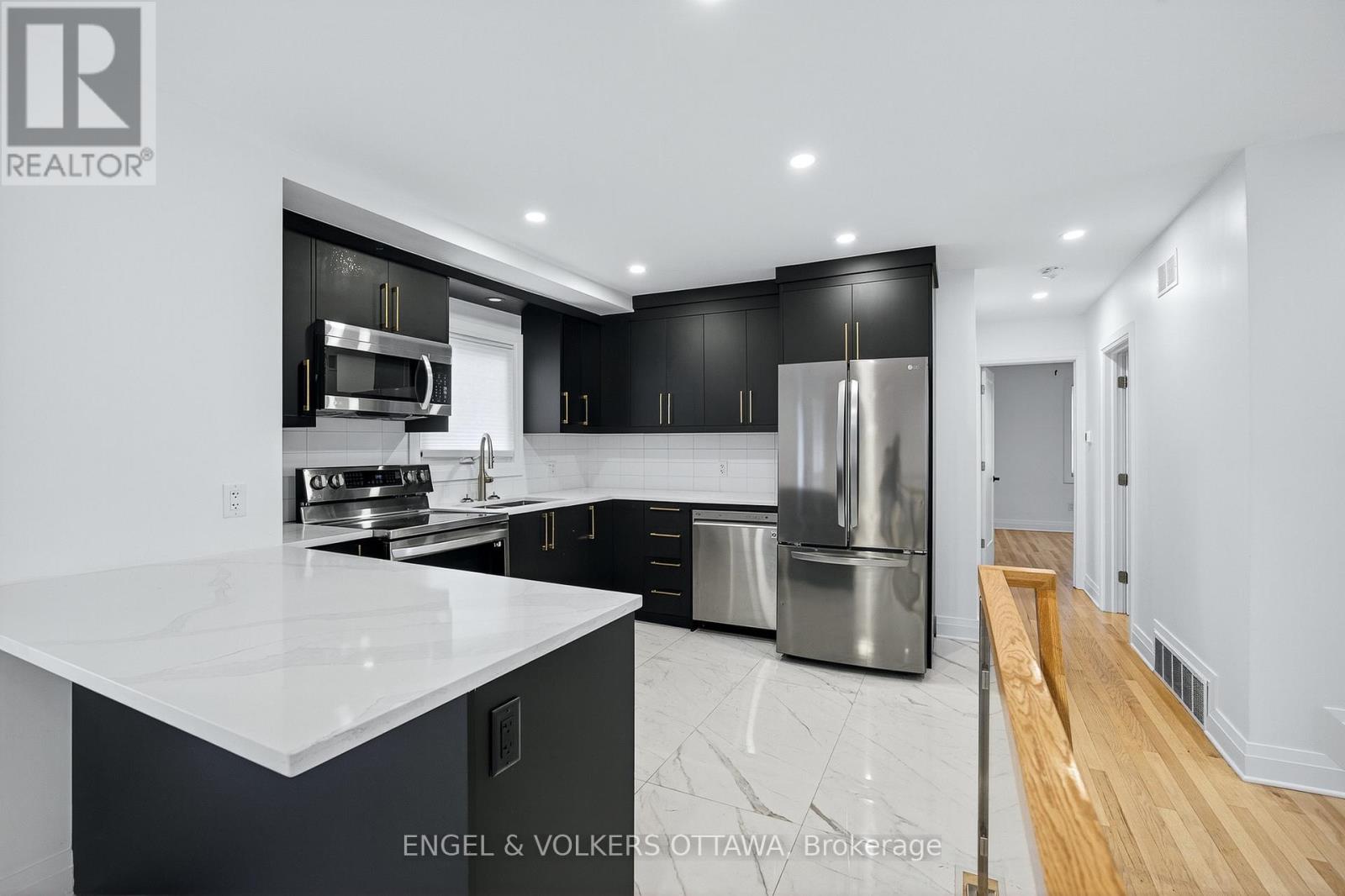 2204 Utah Street, Ottawa, Ontario  K1H 7W8 - Photo 15 - X12409401