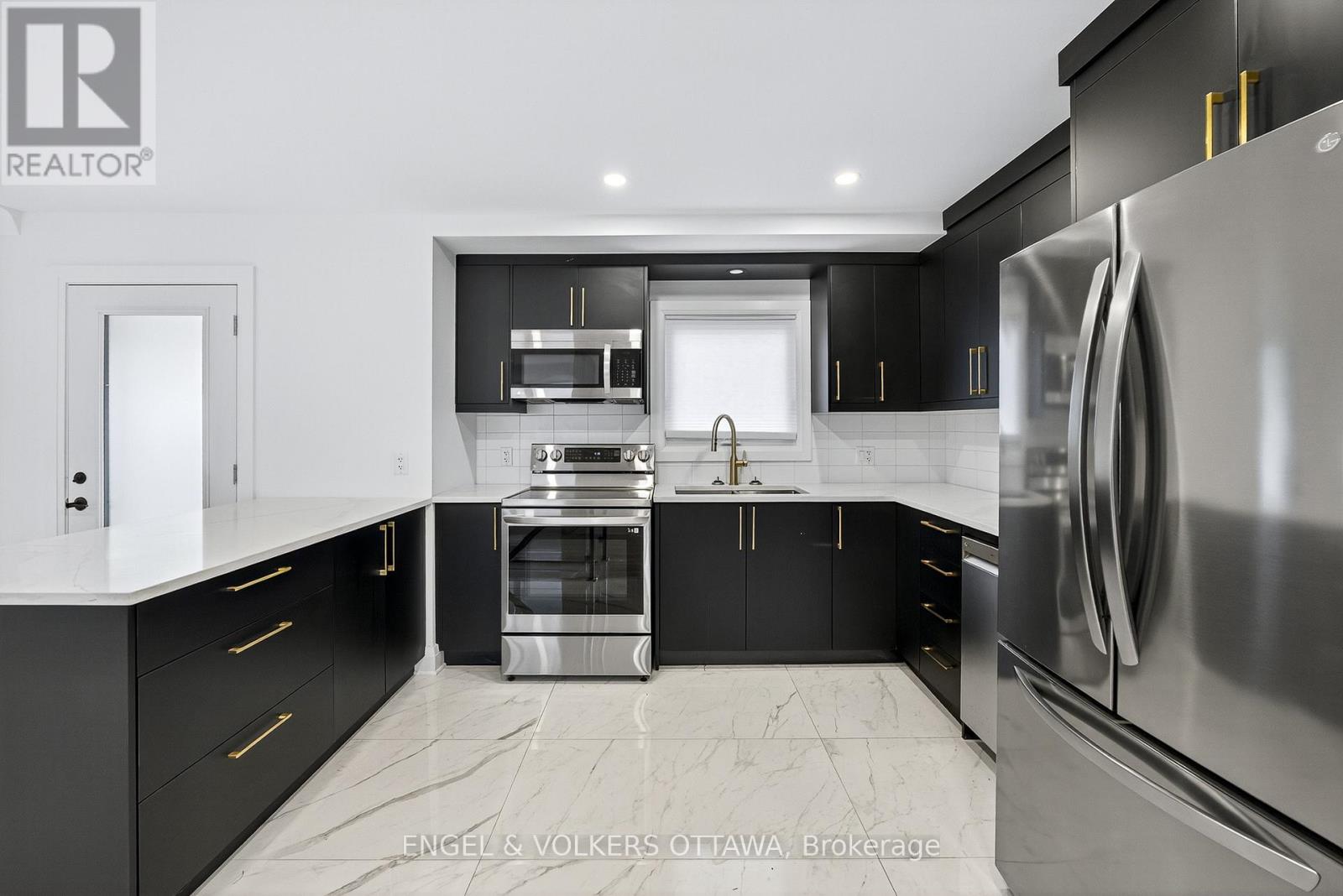 2204 Utah Street, Ottawa, Ontario  K1H 7W8 - Photo 17 - X12409401