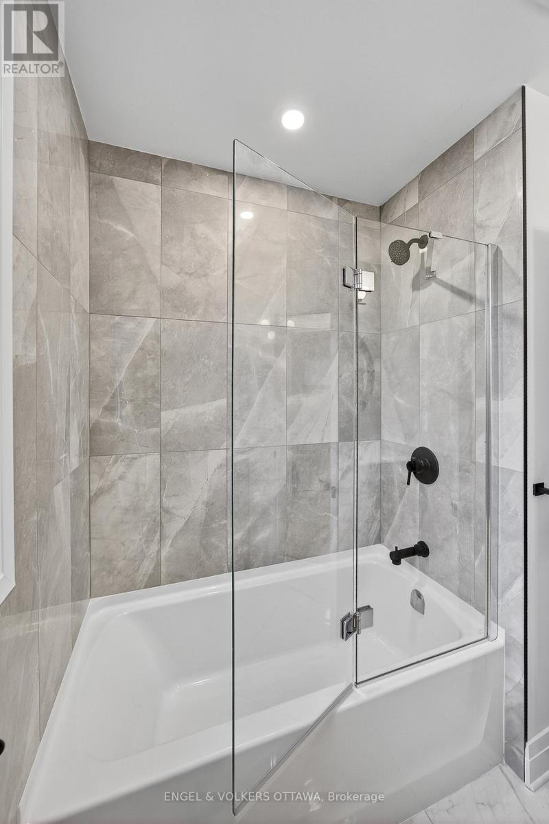 2204 Utah Street, Ottawa, Ontario  K1H 7W8 - Photo 21 - X12409401