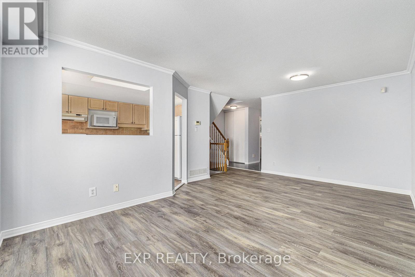 103 Banchory Crescent, Ottawa, Ontario  K2K 2V2 - Photo 4 - X12409428