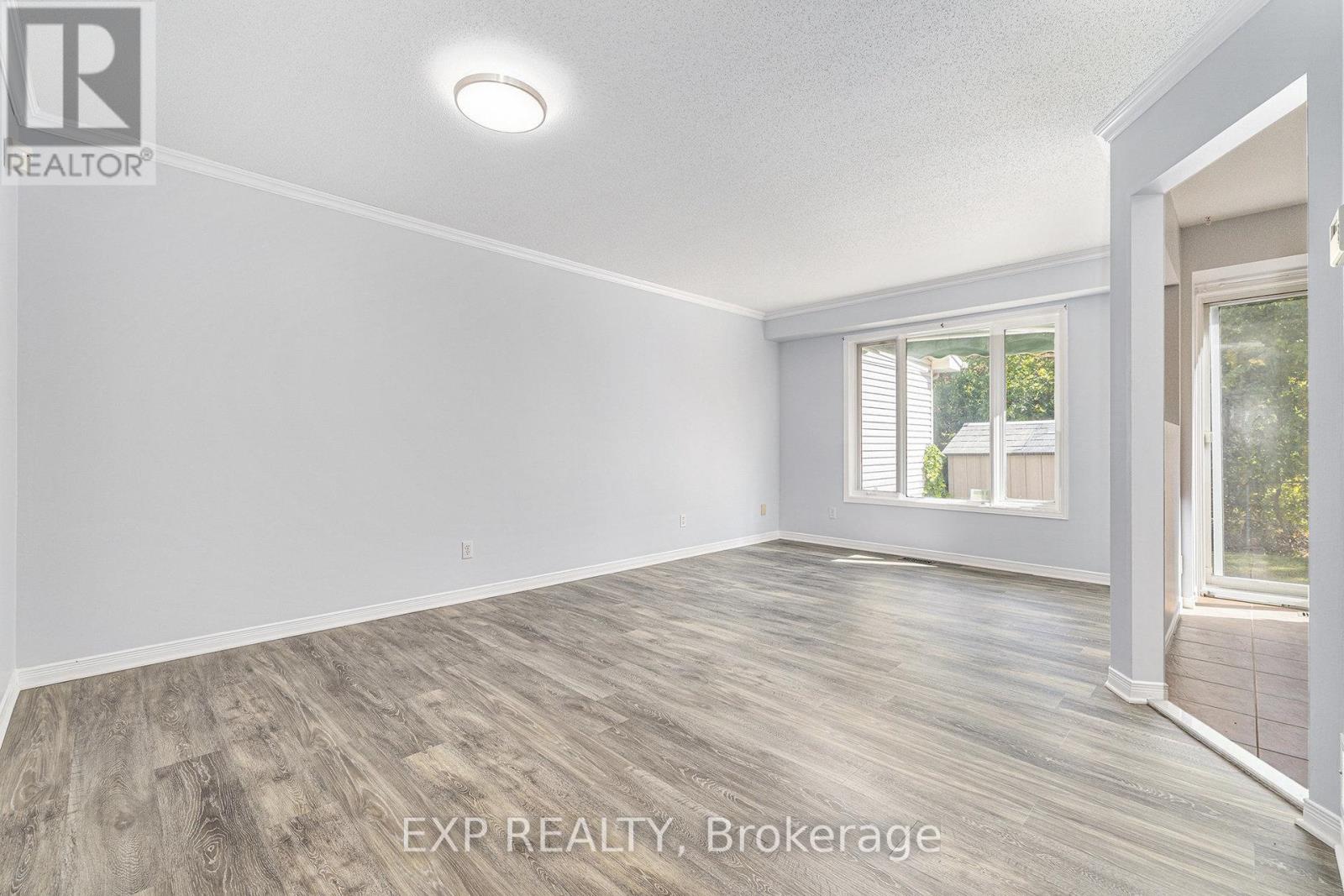 103 Banchory Crescent, Ottawa, Ontario  K2K 2V2 - Photo 5 - X12409428