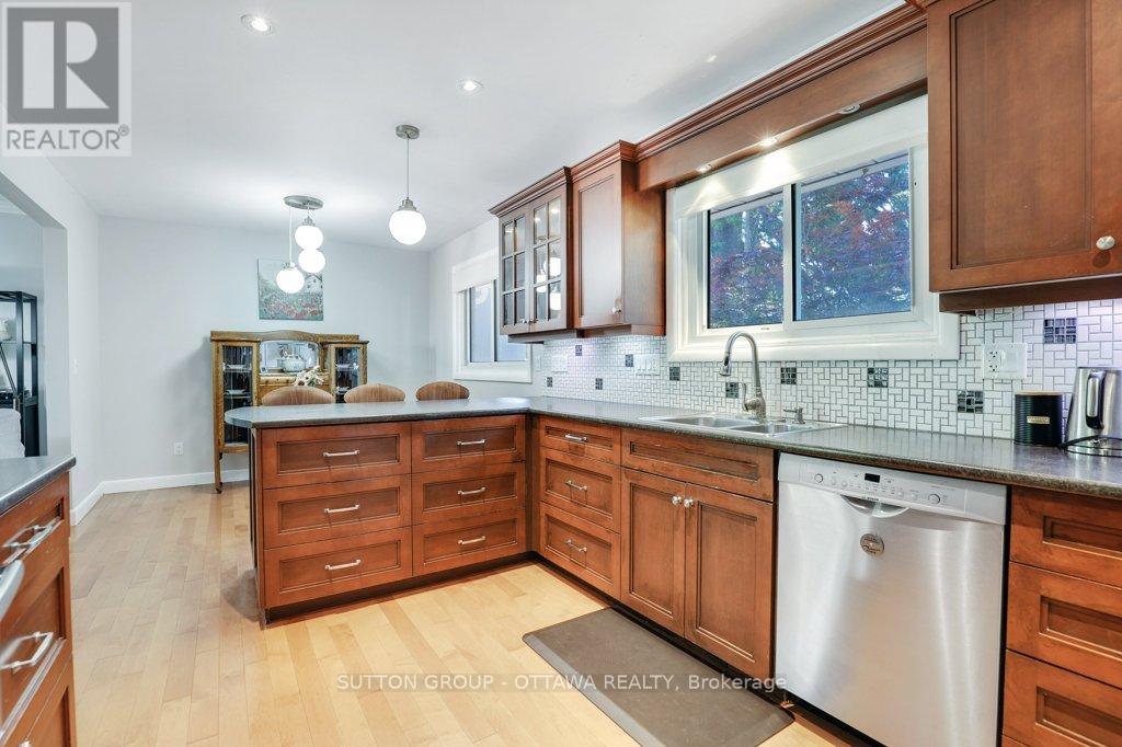 2 Victoria Street, Perth, Ontario  K7H 2H4 - Photo 12 - X12409448
