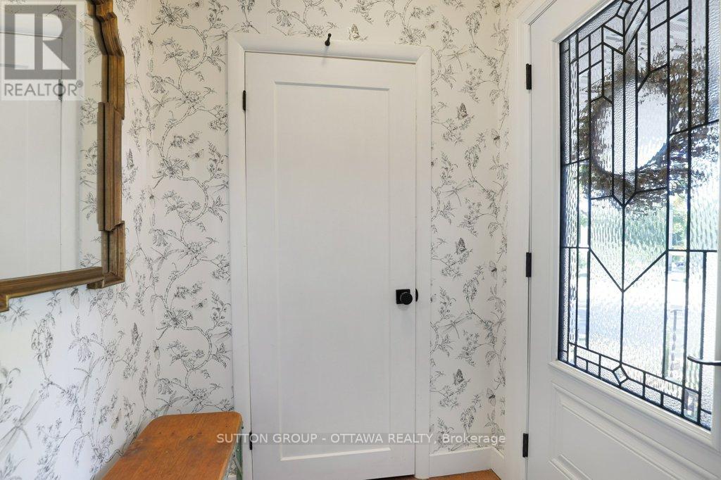 2 Victoria Street, Perth, Ontario  K7H 2H4 - Photo 4 - X12409448