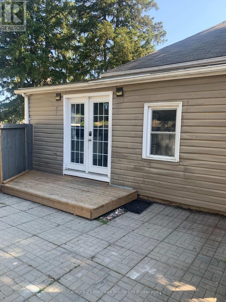 22 Fyfe Avenue, Woodstock, Ontario  N4S 3S4 - Photo 22 - X12409295