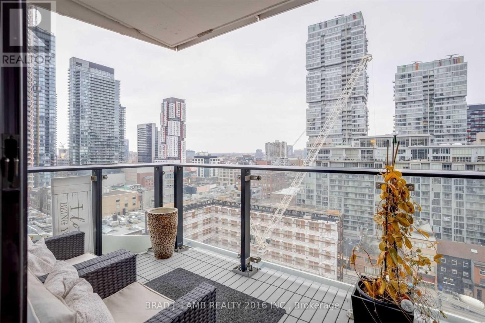 1301 - 224 King Street W, Toronto, Ontario  M5H 1K4 - Photo 19 - C12409199