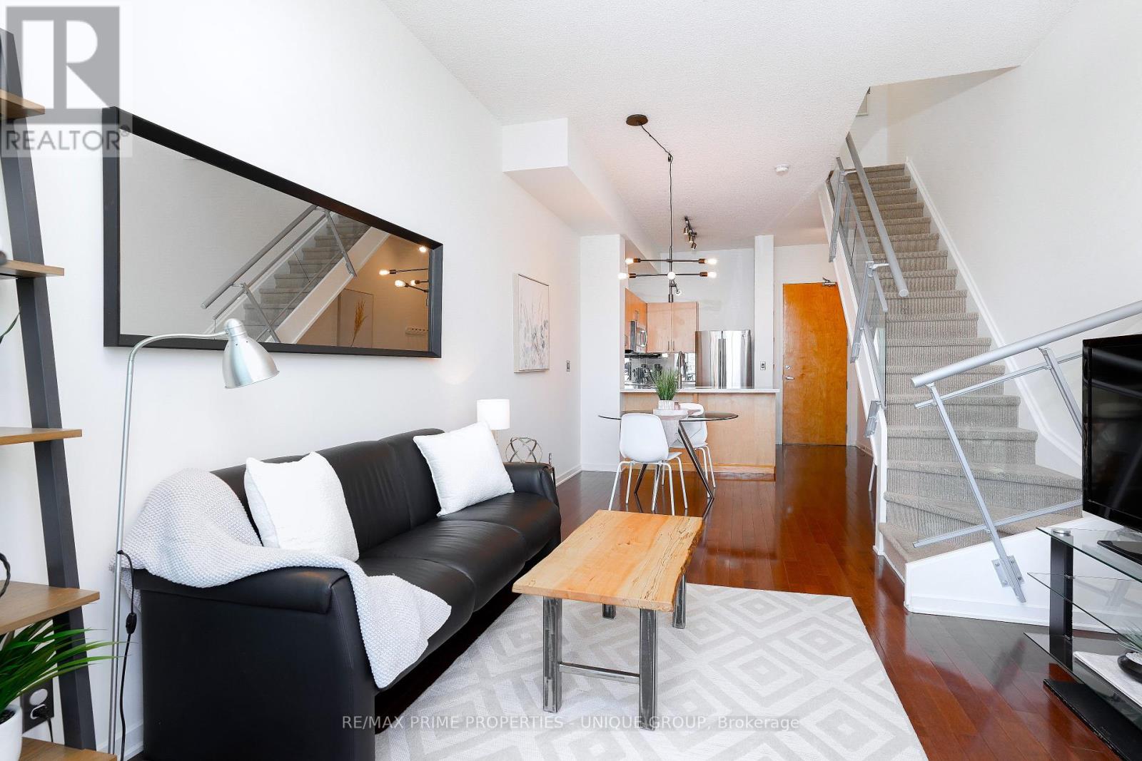 923 - 388 Richmond Street W, Toronto (Waterfront Communities), Ontario  M5V 3P1 - Photo 1 - C12409209