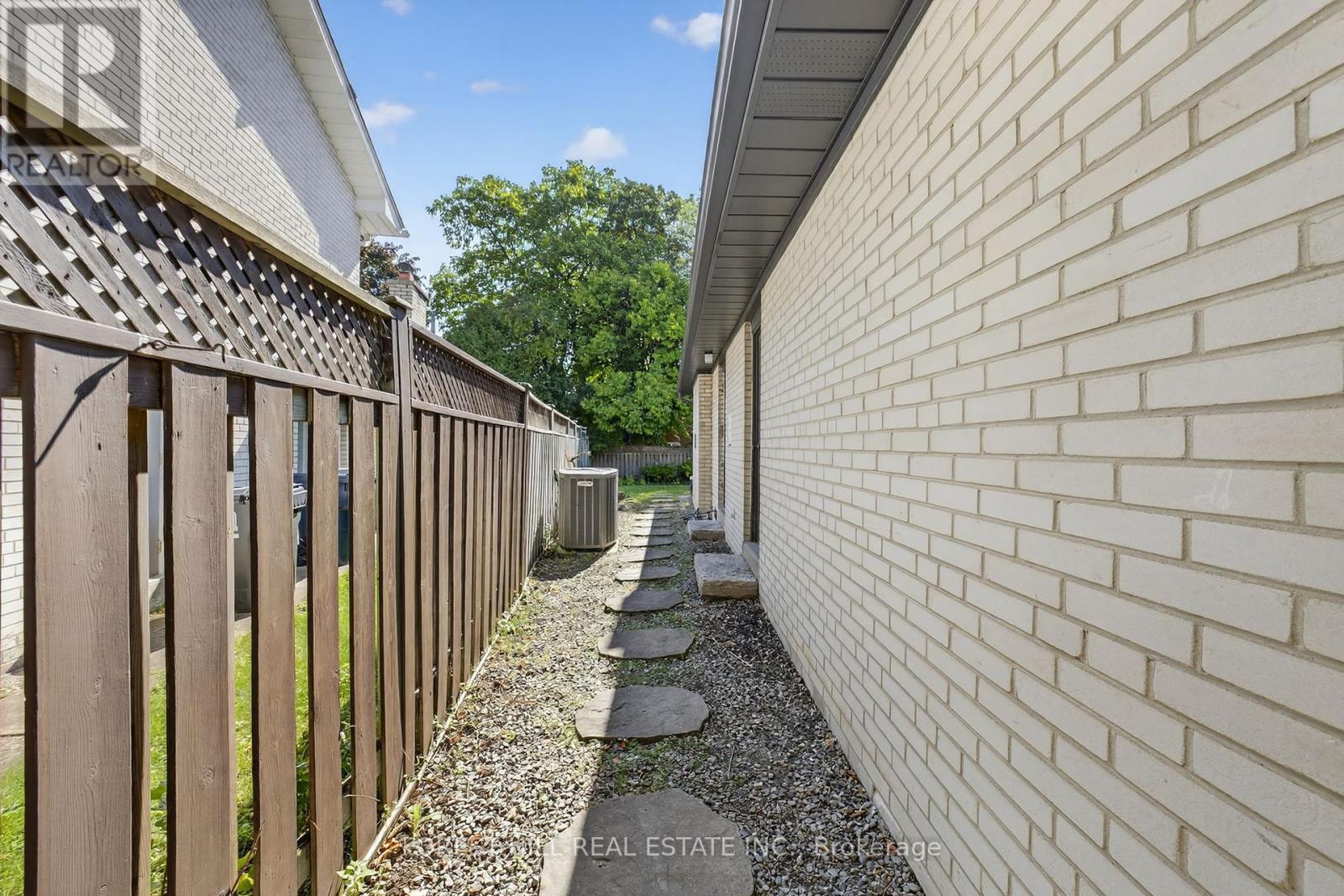 37 Cherry Post Crescent, Toronto, Ontario  M9C 2J9 - Photo 37 - W12409069