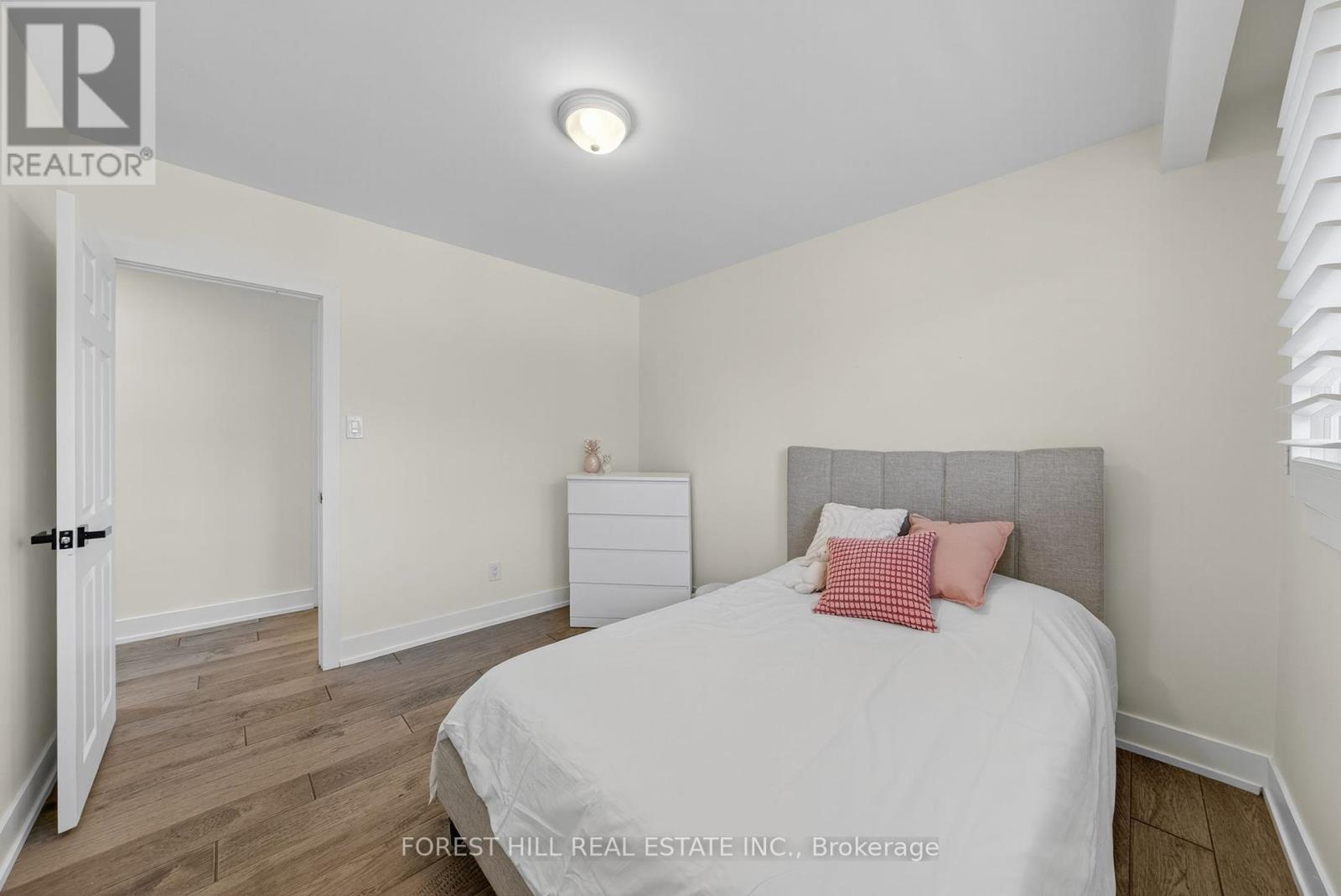 37 Cherry Post Crescent, Toronto, Ontario  M9C 2J9 - Photo 22 - W12409069