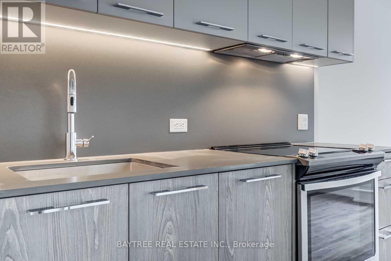 404 - 30 Baseball Place, Toronto, Ontario  M4M 0E8 - Photo 7 - E12409222
