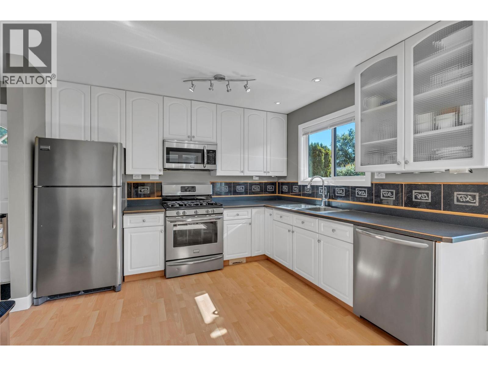 2509 Cornwall Drive, Penticton, British Columbia  V2A 6R8 - Photo 3 - 10363262