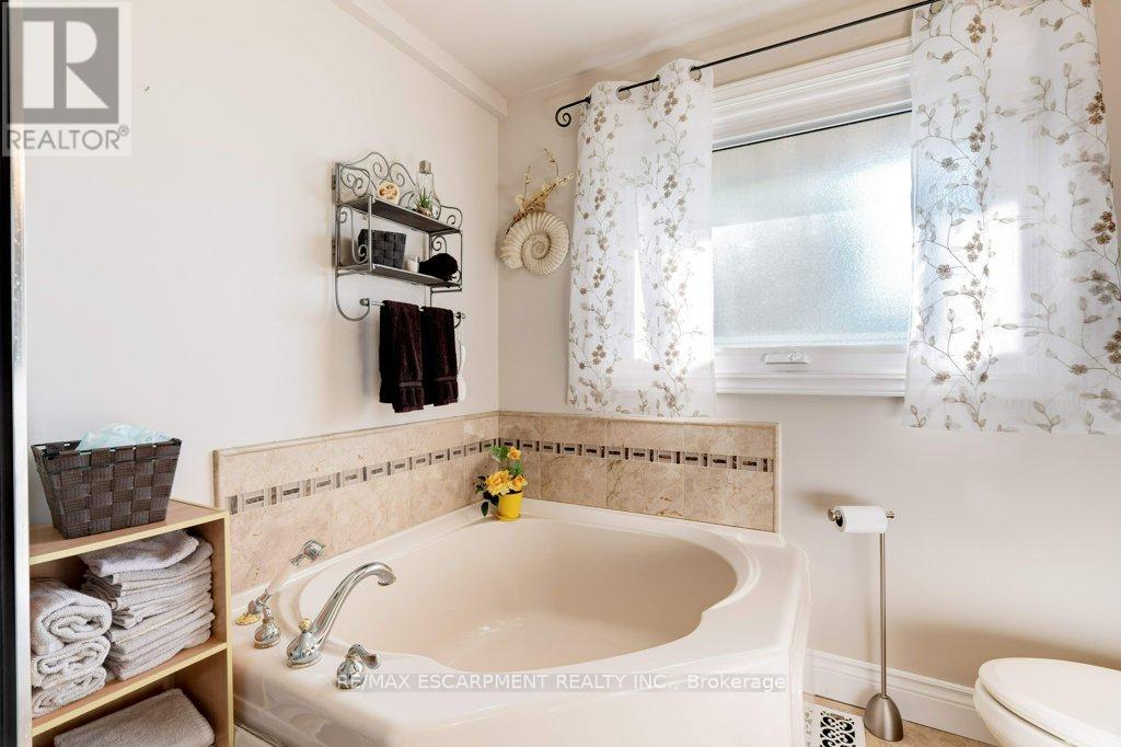37 West Avenue, Hamilton, Ontario  L8E 5L5 - Photo 23 - X12394826