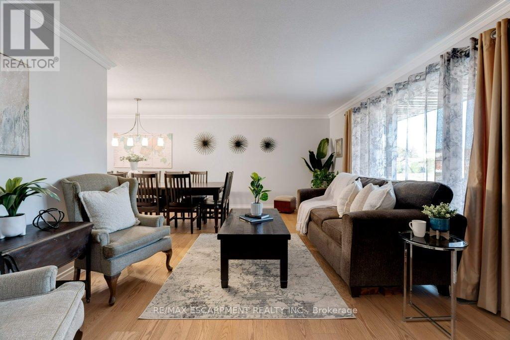 37 West Avenue, Hamilton, Ontario  L8E 5L5 - Photo 6 - X12394826