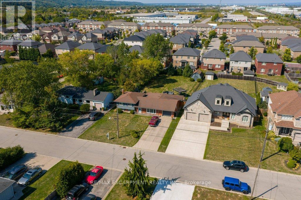37 West Avenue, Hamilton, Ontario  L8E 5L5 - Photo 4 - X12394826